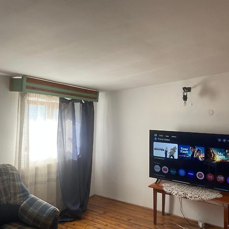 Appartamento Surasul Muntelui Dragoslavele Esterno foto