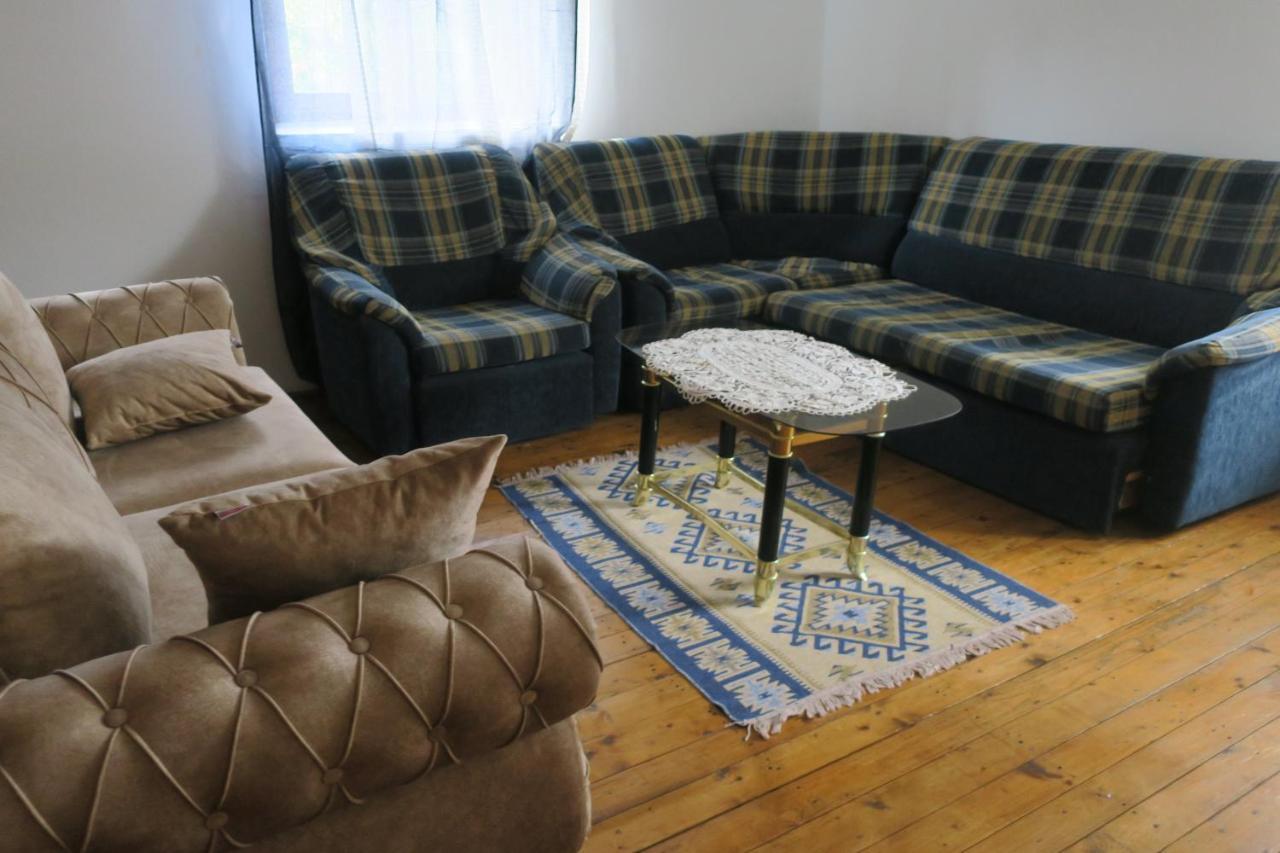 Appartamento Surasul Muntelui Dragoslavele Esterno foto